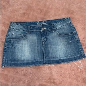 Show off them legs mini denim skirt 🦵🏽🦵🏽